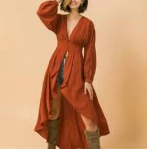 Unique Boho Flying tomato long top brunt orange size large long sleeves NWOT